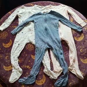 ❣5 for $25 Sale❣ Bundle Of 3 Old Navy Baby Pajama Sets - Blue, Cream, White